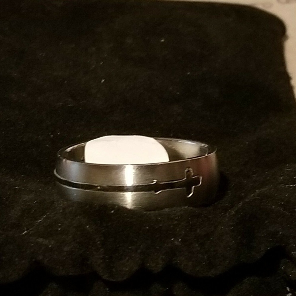 STAINLESS STEEL DOME CUT OUT CROSS BAND RING 13